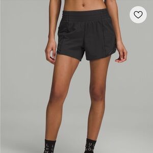 Lululemon Hotty Hot High Rise lined short 4”